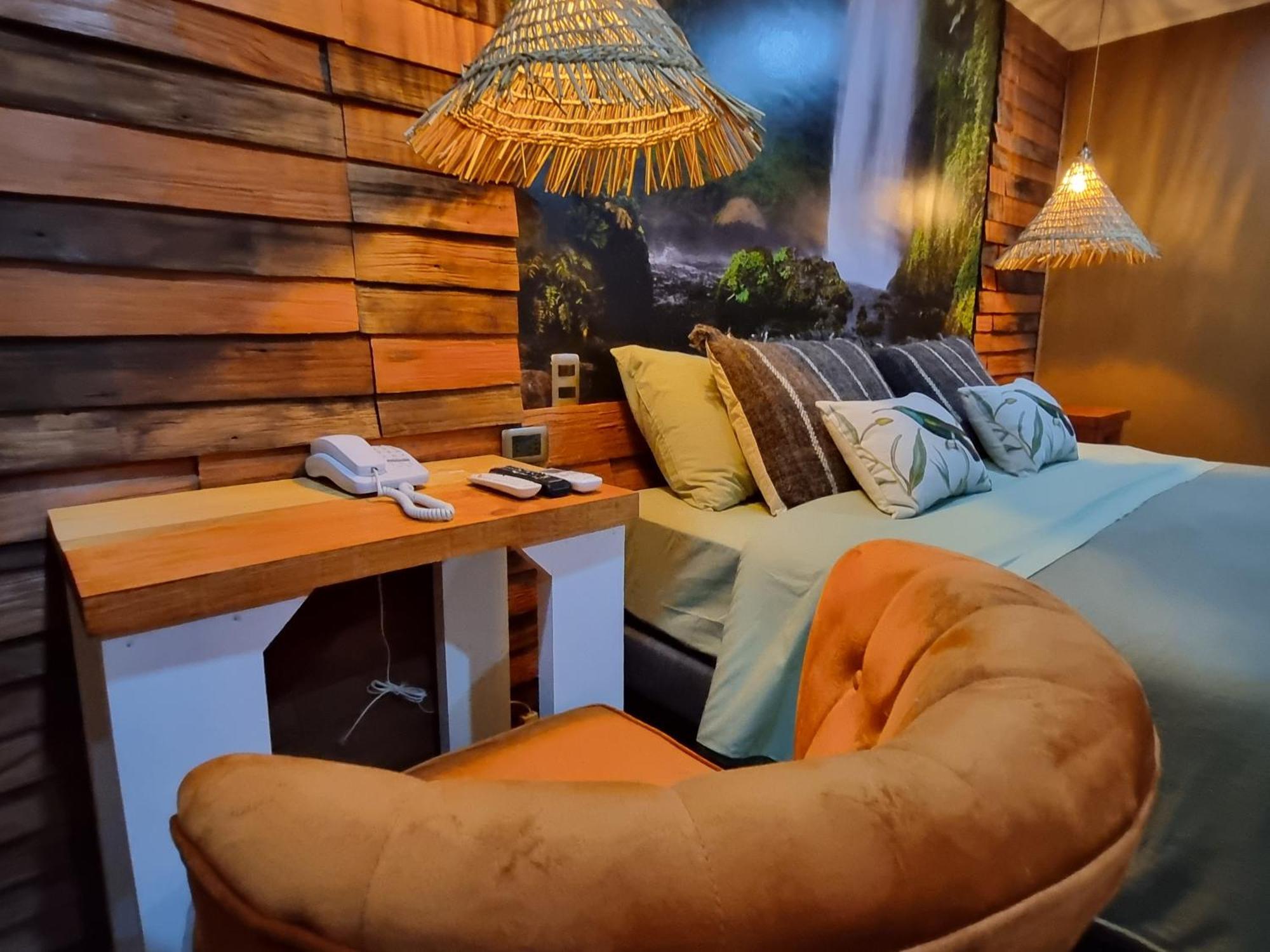 Hotel Boutique Tierra De Islas Chiloe Castro Eksteriør billede